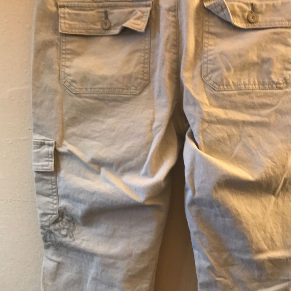 Lee Women’s Petite Relaxed Fit Straight Leg - Picture 6 of 7